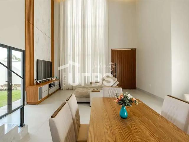 Casa / Sobrado em Condomínio para Venda em Senador Canedo/GO Jardins Barcelona 4 Quartos