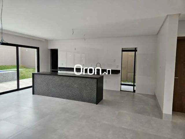 Casa / Sobrado em Condomínio para Venda em Senador Canedo/GO Jardins Barcelona 4 Quartos