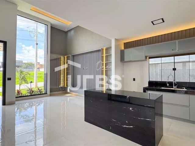 Casa / Sobrado em Condomínio para Venda em Senador Canedo/GO Jardins Bolonha 3 Quartos