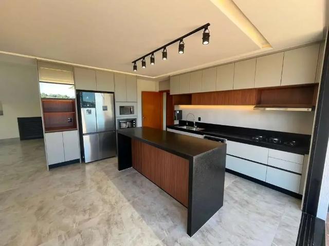 Casa / Sobrado em Condomínio para Venda em Senador Canedo/GO Jardins Bolonha 4 Quartos
