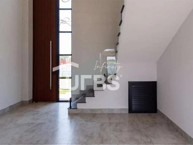 Casa / Sobrado em Condomínio para Venda em Senador Canedo/GO Jardins Bolonha 4 Quartos