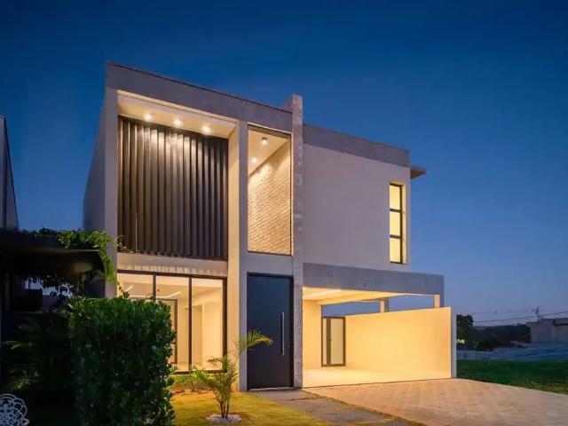 Casa / Sobrado em Condomínio para Venda em Senador Canedo/GO Jardins Capri 4 Quartos