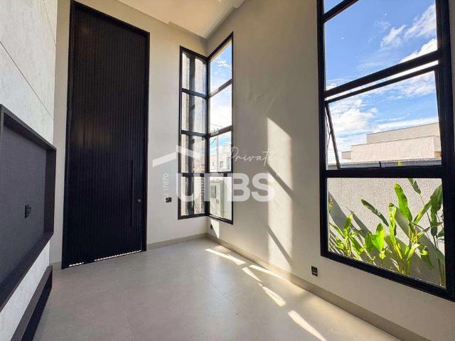 Casa / Sobrado em Condomínio para Venda em Senador Canedo/GO Jardins Capri 4 Quartos