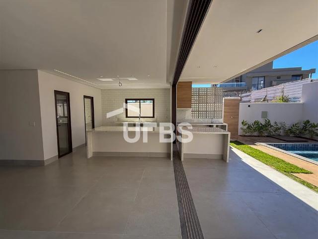Casa / Sobrado em Condomínio para Venda em Senador Canedo/GO Jardins Capri 3 Quartos