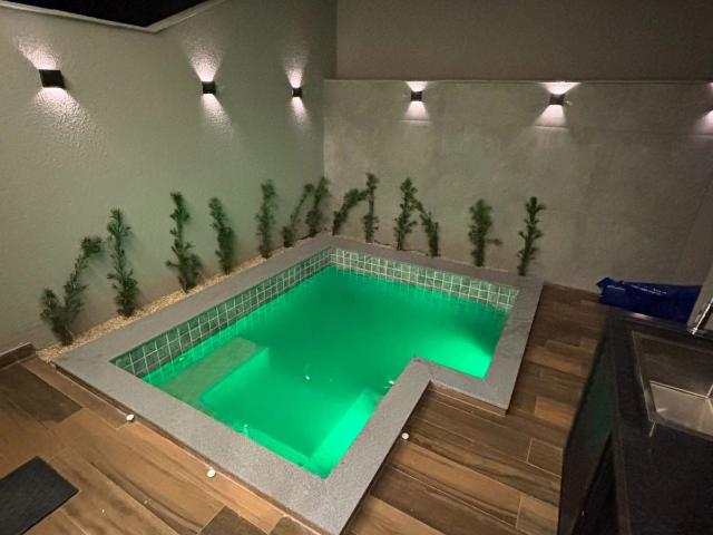 Casa / Sobrado em Condomínio para Venda em Senador Canedo/GO Jardins Capri 3 Quartos