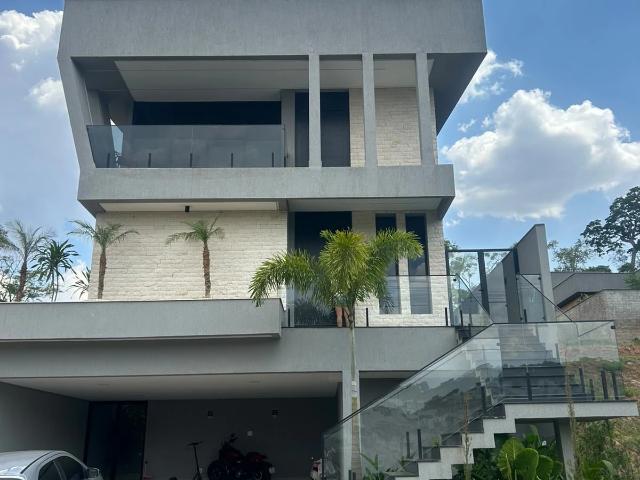 Casa / Sobrado em Condomínio para Venda em Senador Canedo/GO Jardins Nápoles 4 Quartos