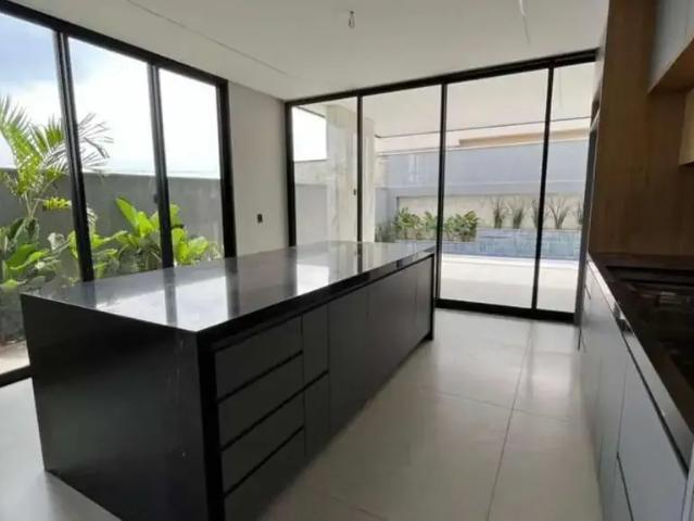 Casa / Sobrado em Condomínio para Venda em Senador Canedo/GO Jardins Nápoles 4 Quartos