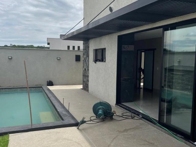 Casa / Sobrado em Condomínio para Venda em Senador Canedo/GO Jardins Porto 4 Quartos