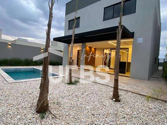 Casa / Sobrado em Condomínio para Venda em Senador Canedo/GO Jardins Porto 3 Quartos