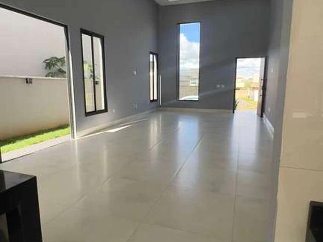 Casa / Sobrado em Condomínio para Venda em Senador Canedo/GO Setor Central 3 Quartos