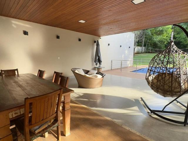 Casa / Sobrado em Condomínio para Venda em Senador Canedo/GO Residencial Villa Verde 4 Quartos