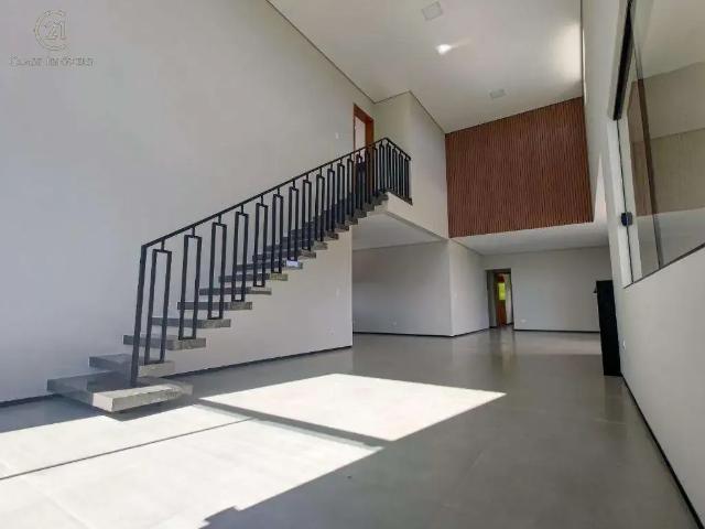 Casa / Sobrado em Condomínio para Venda em Sertanópolis/PR Centro 4 Quartos