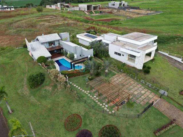 Casa / Sobrado em Condomínio para Venda em Sertanópolis/PR Centro 4 Quartos