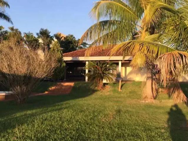Casa / Sobrado em Condomínio para Venda em Sertaneja/PR Centro 4 Quartos