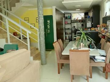 Simões Filho, Bahia - Garagem, Área de serviço