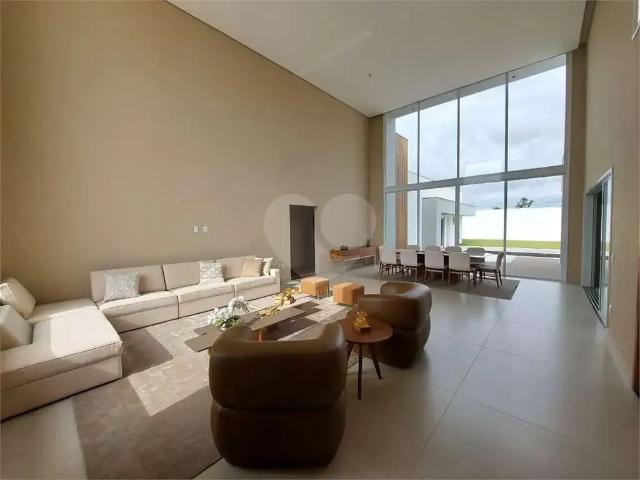 Casa / Sobrado em Condomínio para Venda em Sorocaba/SP Jardim Itanguá 4 Quartos
