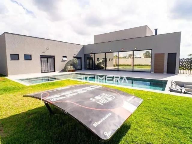 Casa / Sobrado em Condomínio para Venda em Sorocaba/SP Residencial Saint Patrick 4 Quartos