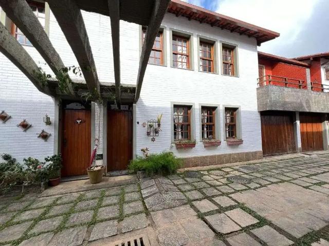 Casa / Sobrado em Condomínio para Venda em Teresópolis/RJ Alto 3 Quartos