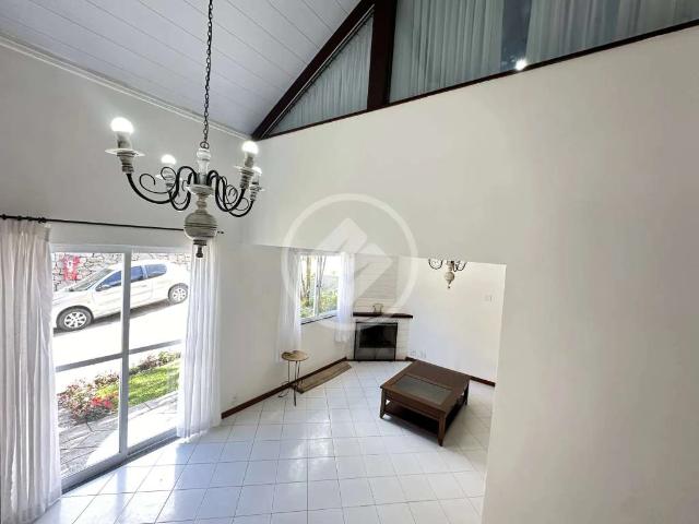 Casa / Sobrado em Condomínio para Venda em Teresópolis/RJ Alto 3 Quartos
