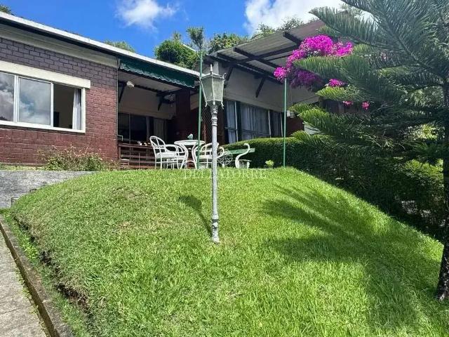 Casa / Sobrado em Condomínio para Venda em Teresópolis/RJ Posse 3 Quartos