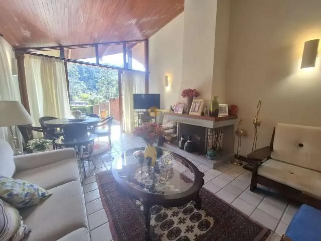 Casa / Sobrado em Condomínio para Venda em Teresópolis/RJ Posse 5 Quartos