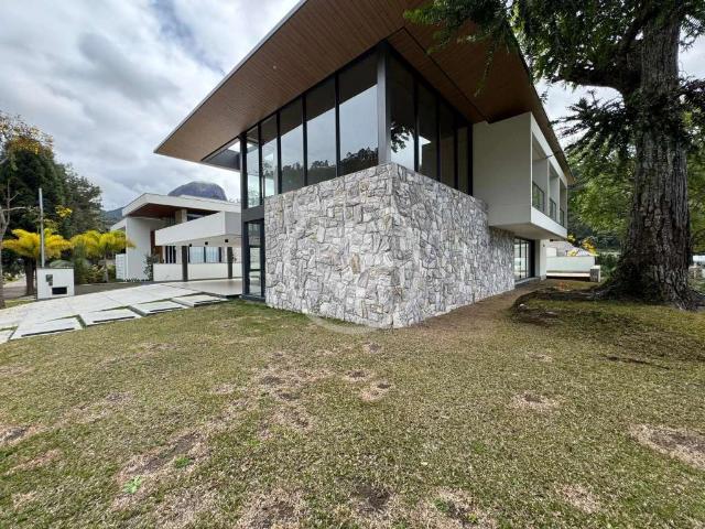 Casa / Sobrado em Condomínio para Venda em Teresópolis/RJ Parque do Imbui 4 Quartos