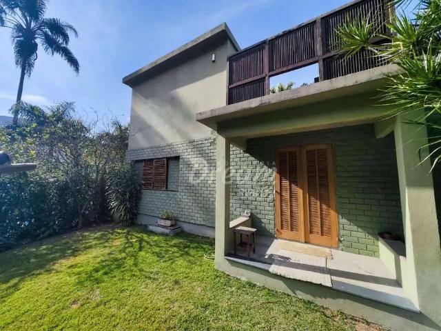 Casa / Sobrado em Condomínio para Venda em Teresópolis/RJ Três Córregos 5 Quartos