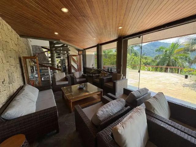 Casa / Sobrado em Condomínio para Venda em Ubatuba/SP Toninhas 5 Quartos