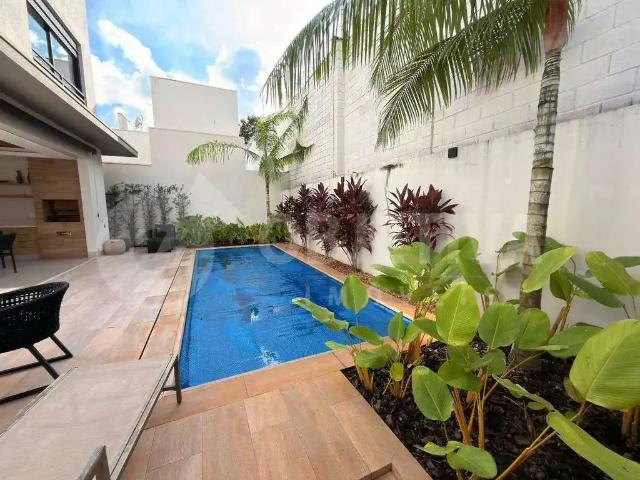 Casa / Sobrado em Condomínio para Venda em Uberlândia/MG Varanda Sul 3 Quartos