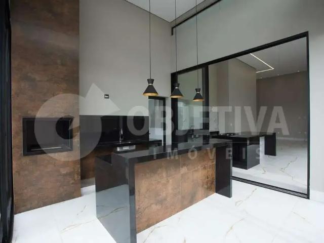 Casa / Sobrado em Condomínio para Venda em Uberlândia/MG Alphaville 3 Quartos