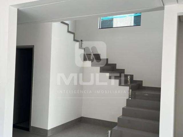 Casa / Sobrado em Condomínio para Venda em Uberlândia/MG Gávea 4 Quartos