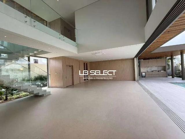 Casa / Sobrado em Condomínio para Venda em Uberlândia/MG Jardim Versailles 5 Quartos