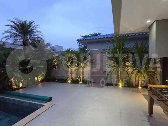 Casa / Sobrado em Condomínio para Venda em Uberlândia/MG Jardim Versailles 3 Quartos