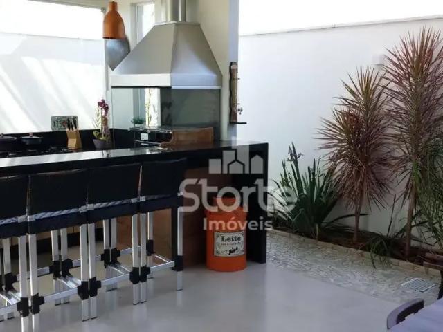 Casa / Sobrado em Condomínio para Venda em Uberlândia/MG Laranjeiras 3 Quartos