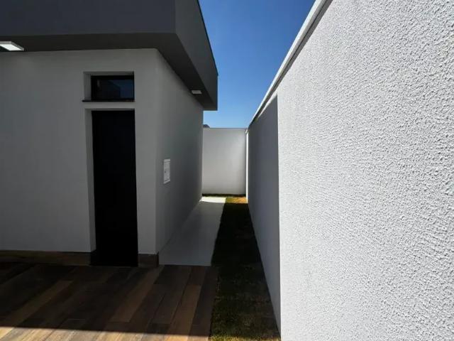 Casa / Sobrado em Condomínio para Venda em Uberlândia/MG Novo Mundo 3 Quartos
