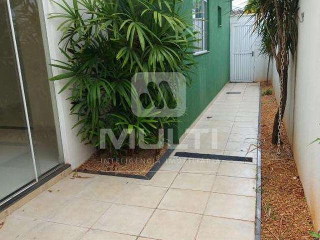 Casa / Sobrado em Condomínio para Venda em Uberlândia/MG Santa Mônica 3 Quartos