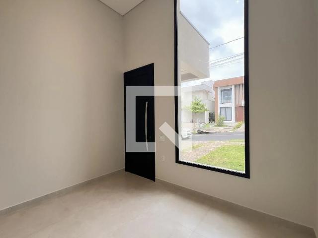 Casa / Sobrado em Condomínio para Venda em Valinhos/SP Colina dos Pinheiros 3 Quartos