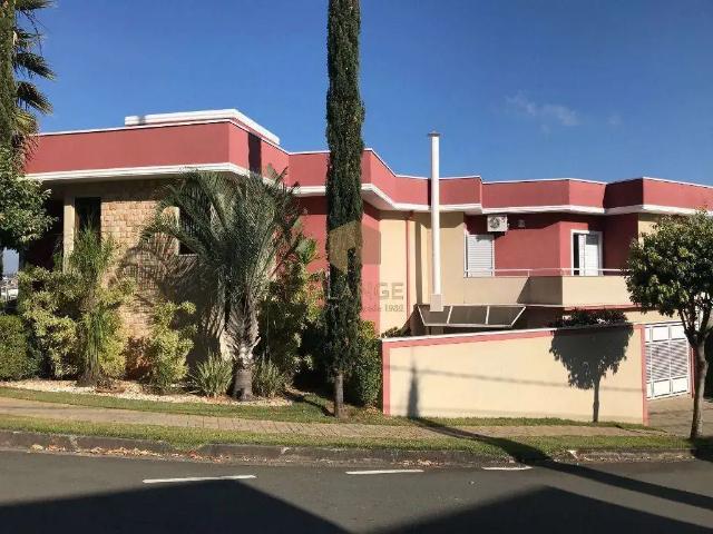 Casa / Sobrado em Condomínio para Venda em Valinhos/SP Centro 3 Quartos