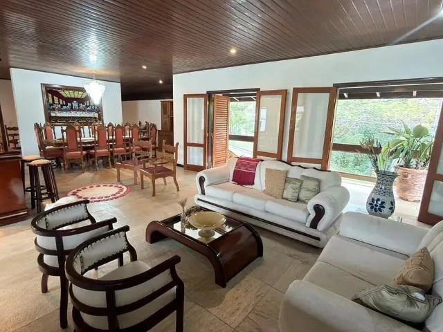 Casa / Sobrado em Condomínio para Venda em Valinhos/SP Chácaras Alpina 4 Quartos