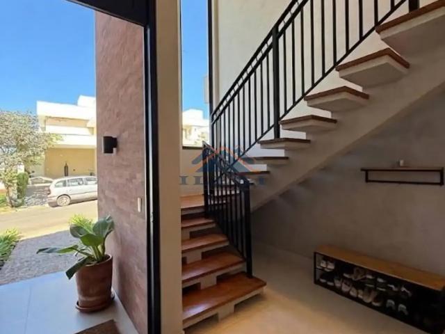Casa / Sobrado em Condomínio para Venda em Valinhos/SP Joapiranga 3 Quartos