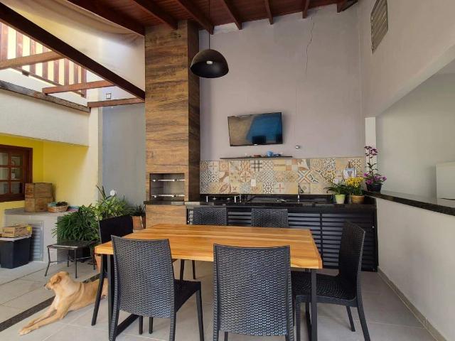 Casa / Sobrado em Condomínio para Venda em Valinhos/SP Roncáglia 3 Quartos