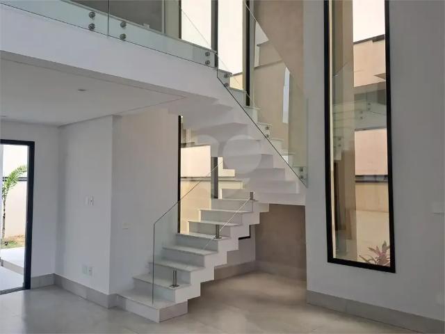 Casa / Sobrado em Condomínio para Venda em Valinhos/SP Roncáglia 3 Quartos