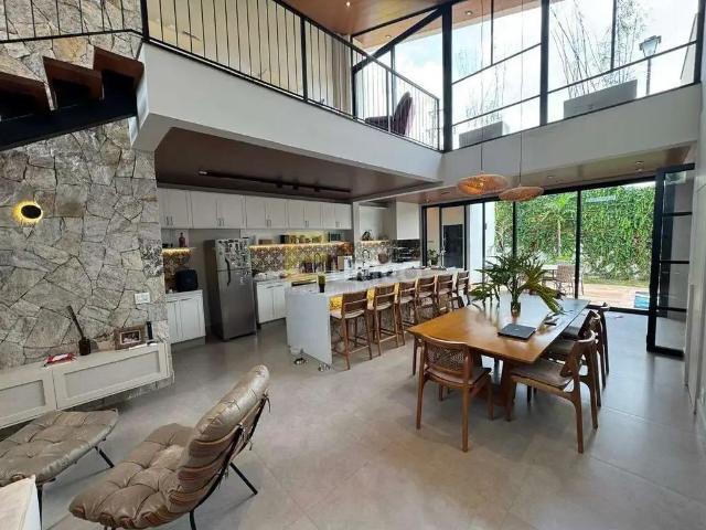 Casa / Sobrado em Condomínio para Venda em Valinhos/SP Residencial Mont' Alcino 3 Quartos