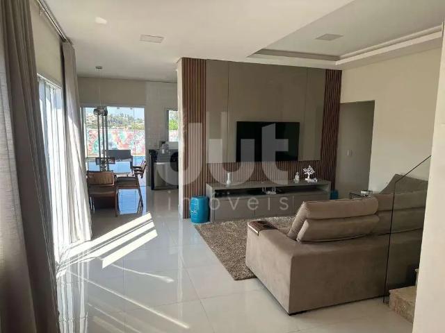 Casa / Sobrado em Condomínio para Venda em Valinhos/SP Residencial Vivenda das Pitangueiras 3 Quartos