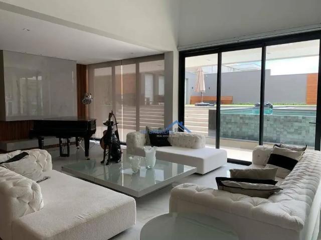 Casa / Sobrado em Condomínio para Venda em Valinhos/SP Residencial Vila Lombarda 4 Quartos