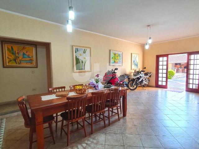 Casa / Sobrado em Condomínio para Venda em Valinhos/SP Vale Verde 3 Quartos