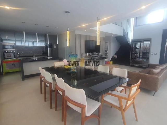 Casa / Sobrado em Condomínio para Venda em Valinhos/SP Vila Santana 4 Quartos