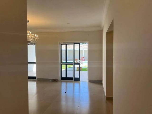 Casa / Sobrado em Condomínio para Venda em Vinhedo/SP Condomínio Estância Marambaia 4 Quartos