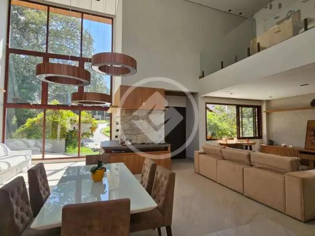 Casa / Sobrado em Condomínio para Venda em Vinhedo/SP Marambaia 4 Quartos
