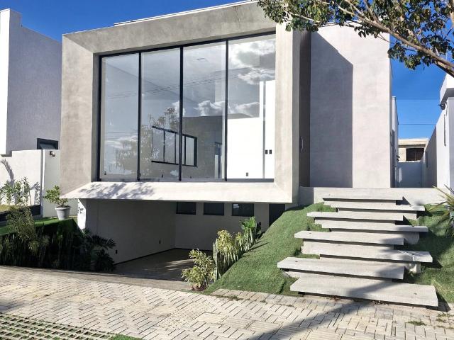 Casa / Sobrado em Condomínio para Venda em Vitória da Conquista/BA Universidade 4 Quartos
